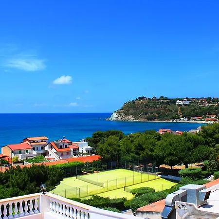 Smeraldo Villa *
